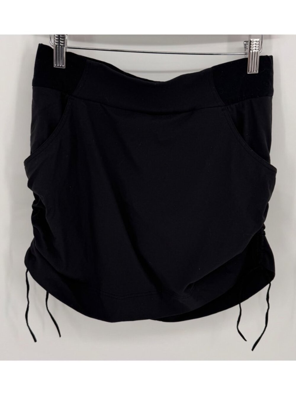 Columbia Black Women's All Seasons Ruched Skort Size Medium with Pockets - Picture 3 of 11
